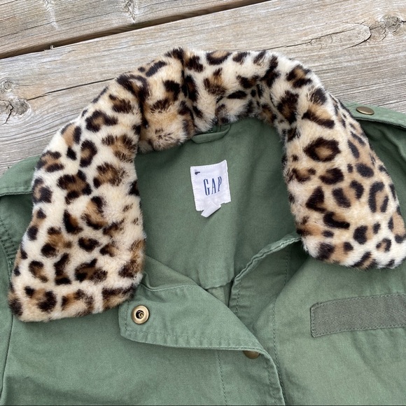 GAP Cheetah Collar Cargo/Chore Coat - Picture 3 of 7